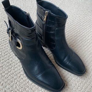 Flat boots from Zara